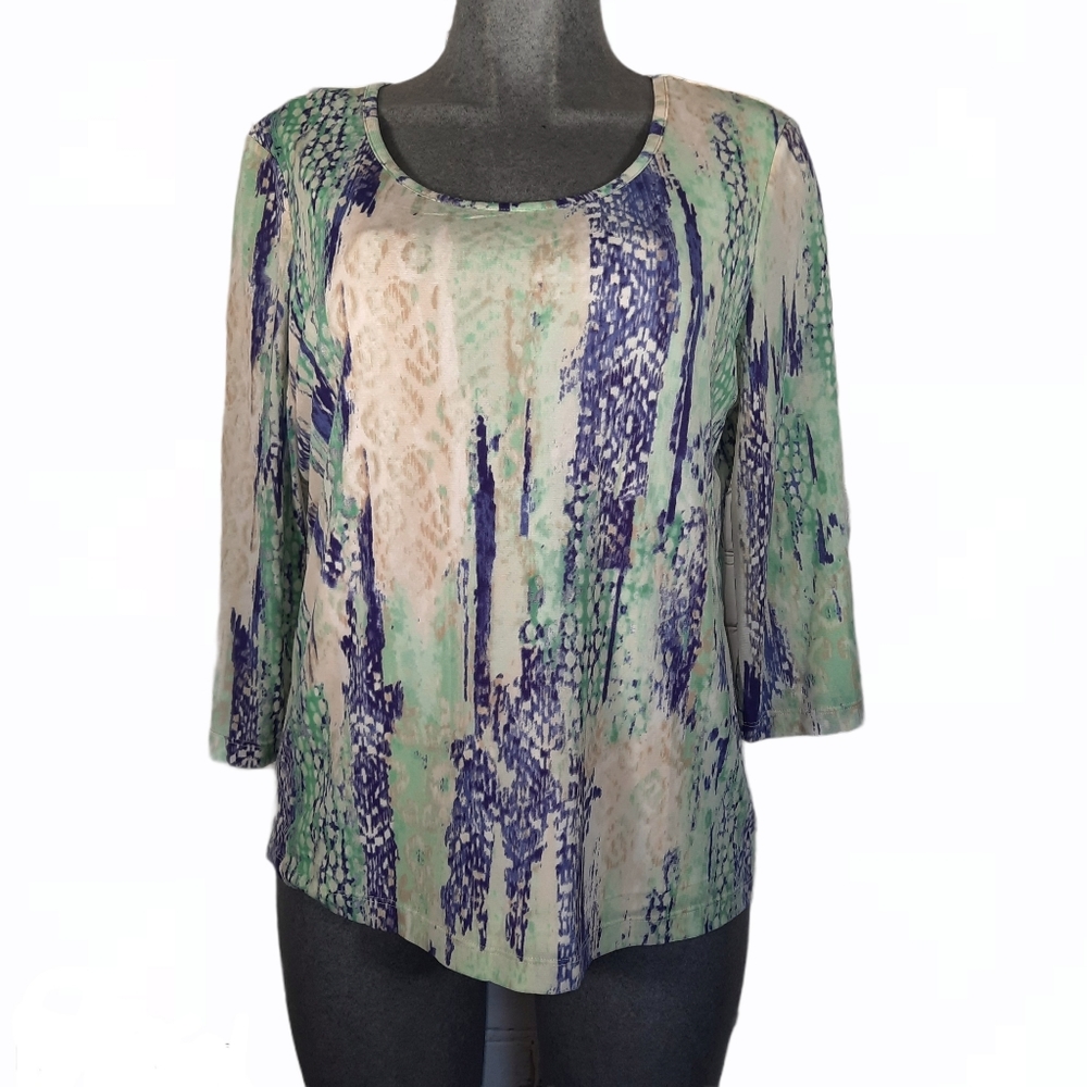 Chico's 3/4 sleeves greek pattern top size "M"